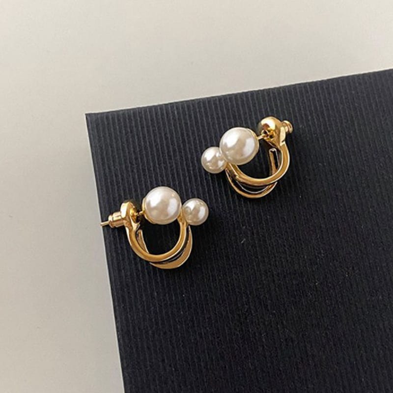 ZVT-167 Korean Pearl Circle Earrings -Silver