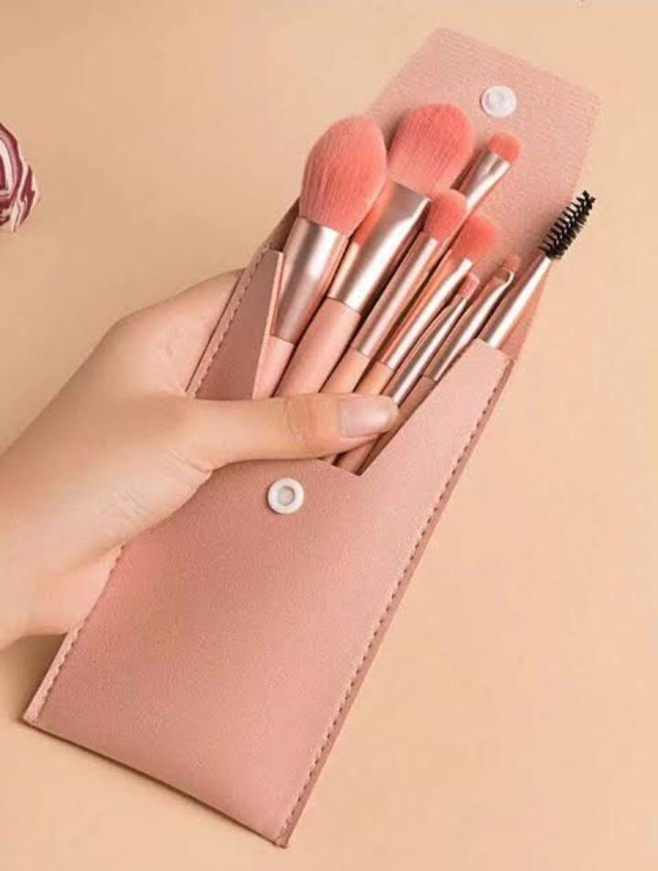 8 Pieces Cute Brushes With Leather Pouch Random Color