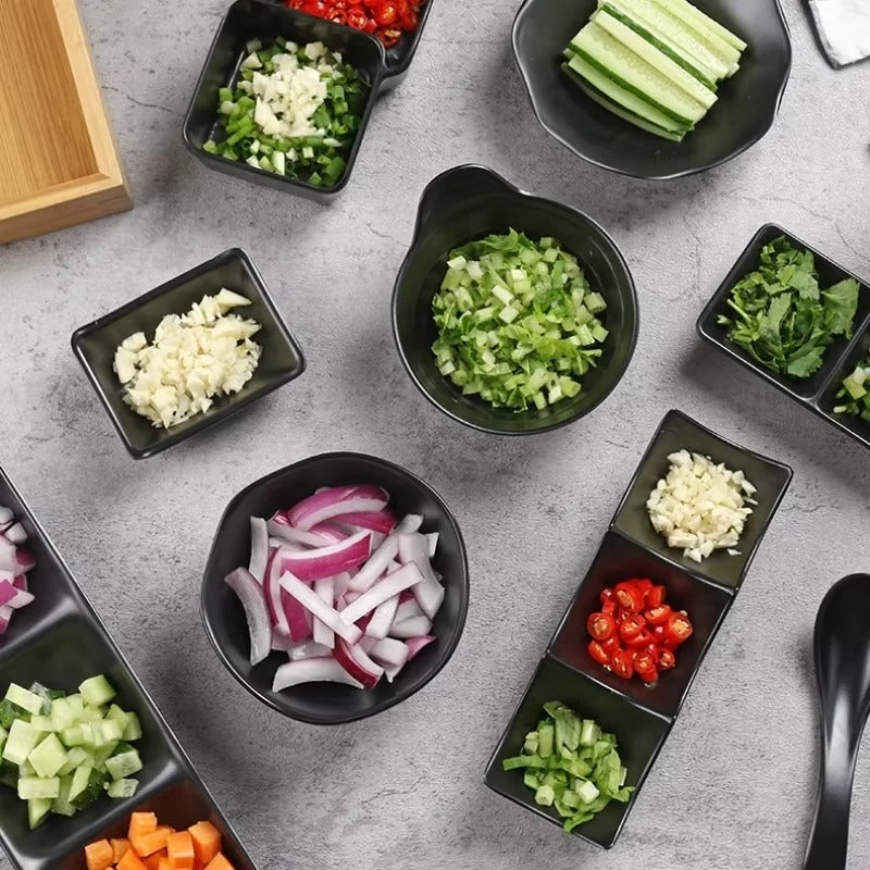 3-Compartment Dipping Sauce Dish – BPA-Free Plastic Condiment Server for Hot Pot, Sushi, Appetizers – Microwave & Dishwasher Safe (random color)