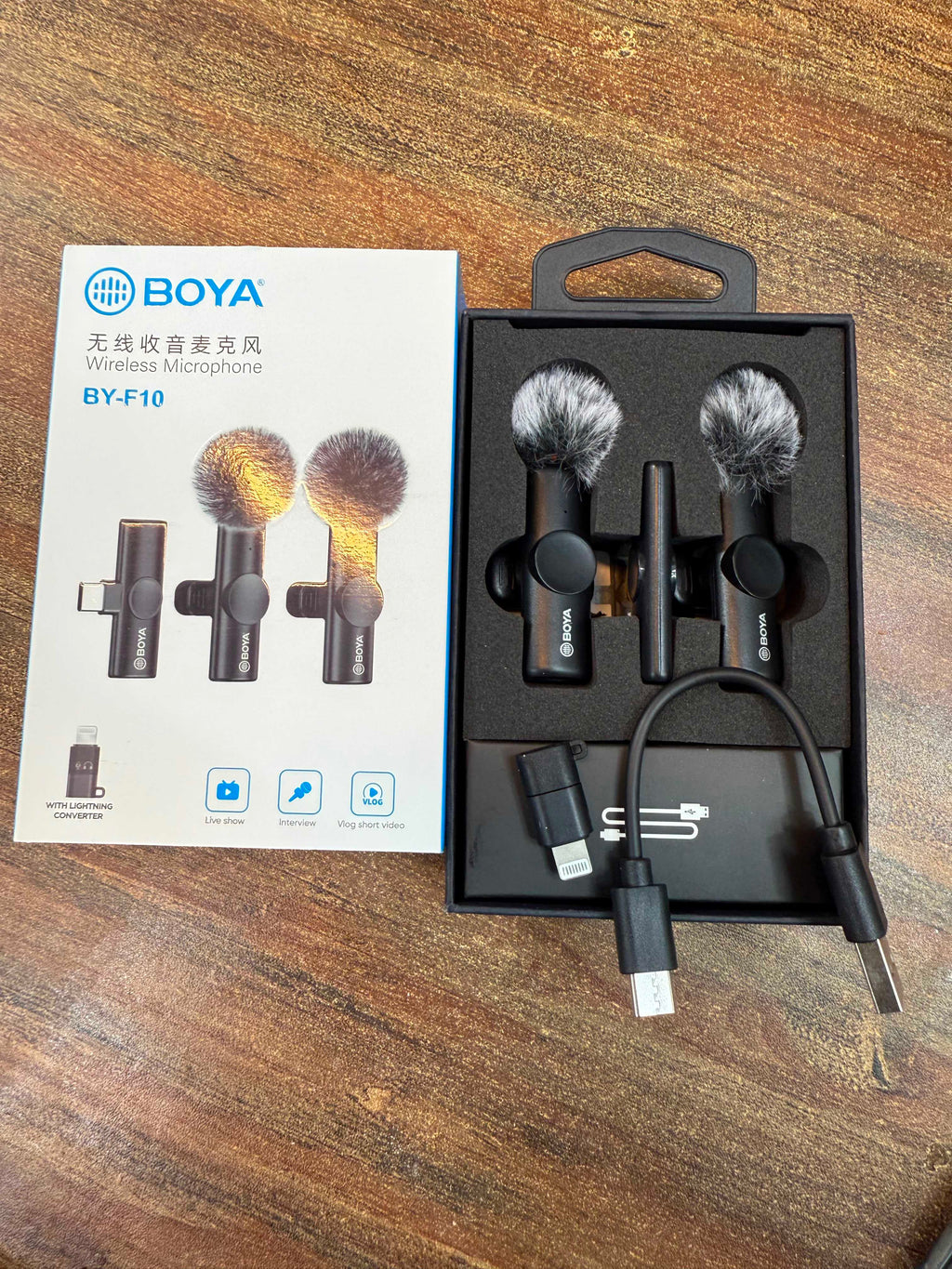 *BOYA BY-F10 2.4GHz Wireless Lavalier Microphone for Android USB-C Devices – Noise Cancelling, Plug & Play, 50m Range, 9h Battery* (With IPhone Connector)