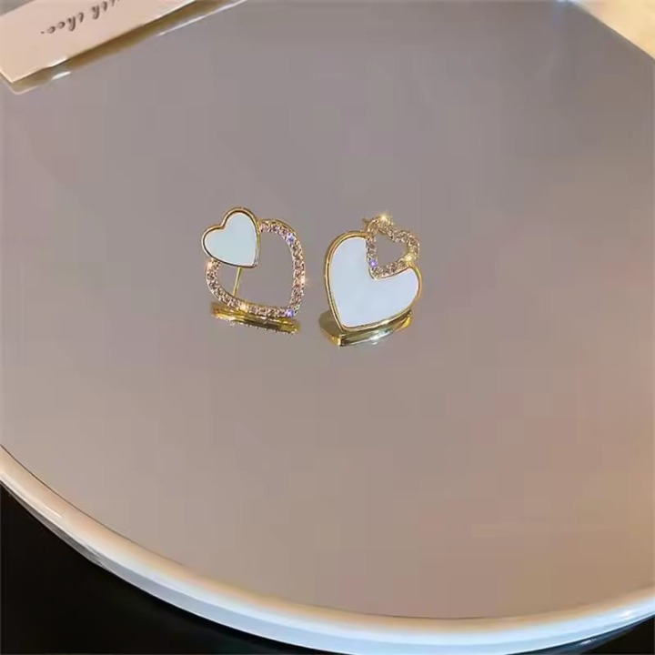 PJT-987 Beautifull Korean Heart Shape Zircon Earrings for Women – Sparkling Black &amp; White Crystal Studs, Fashion Jewelry Gift for Everyday Wear and Special Occasions - White
